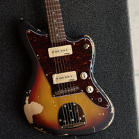 Vintage V65 ICON Vibrato, Distressed Tobacco Sunburst