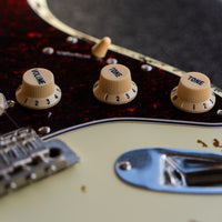 Vintage V6 ICON, Distressed White over Sunburst