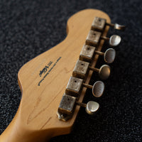 Vintage V6 ICON, Distressed White over Sunburst