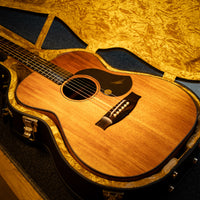 Maton EBW808