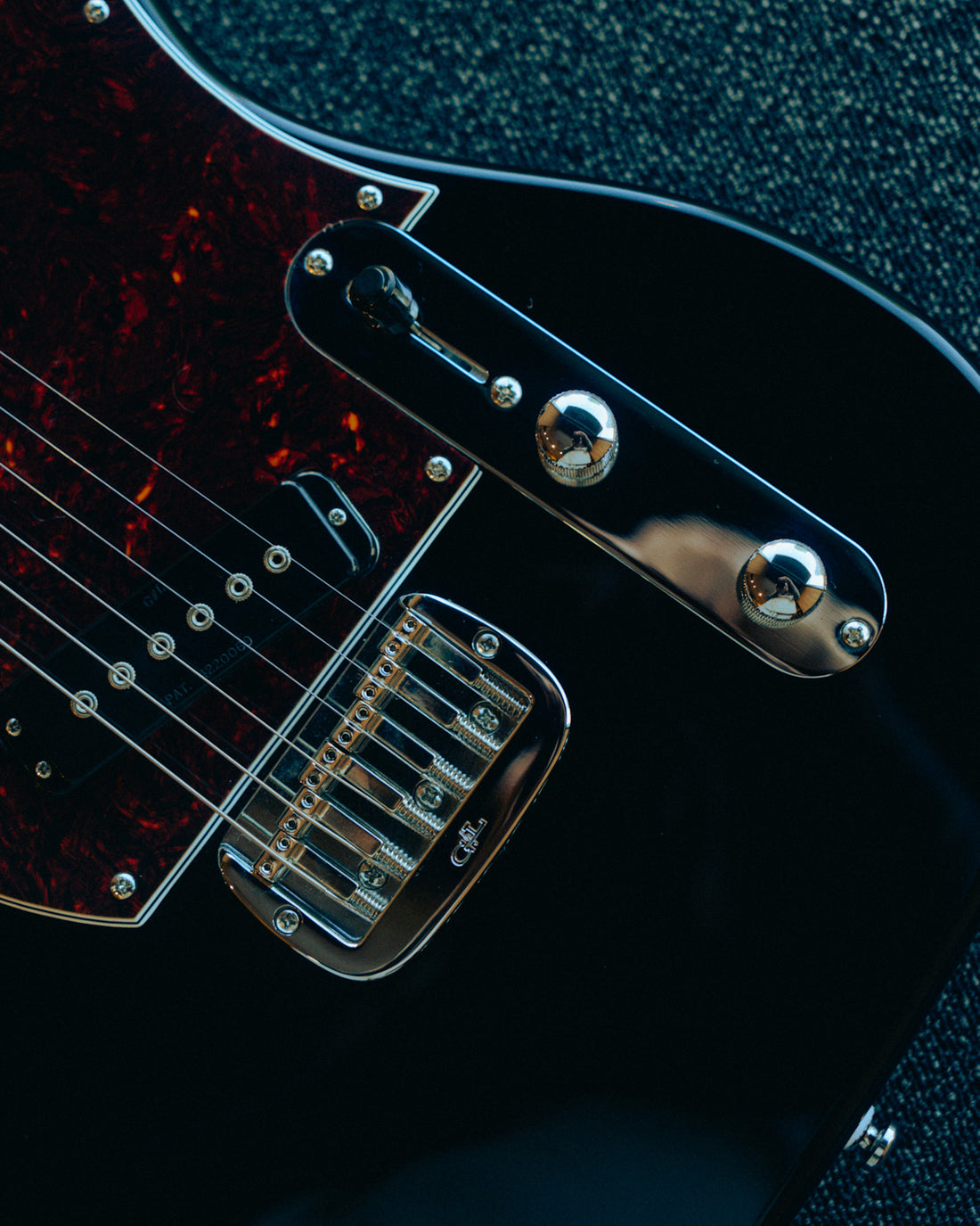 G&L Tribute Legacy HSS Maple 3-Tone Sunburst - Muziekhandel Piet Joosten G&L Tribute Legacy HSS Maple 3-Tone Sunburst - Muziekhandel Piet Joosten