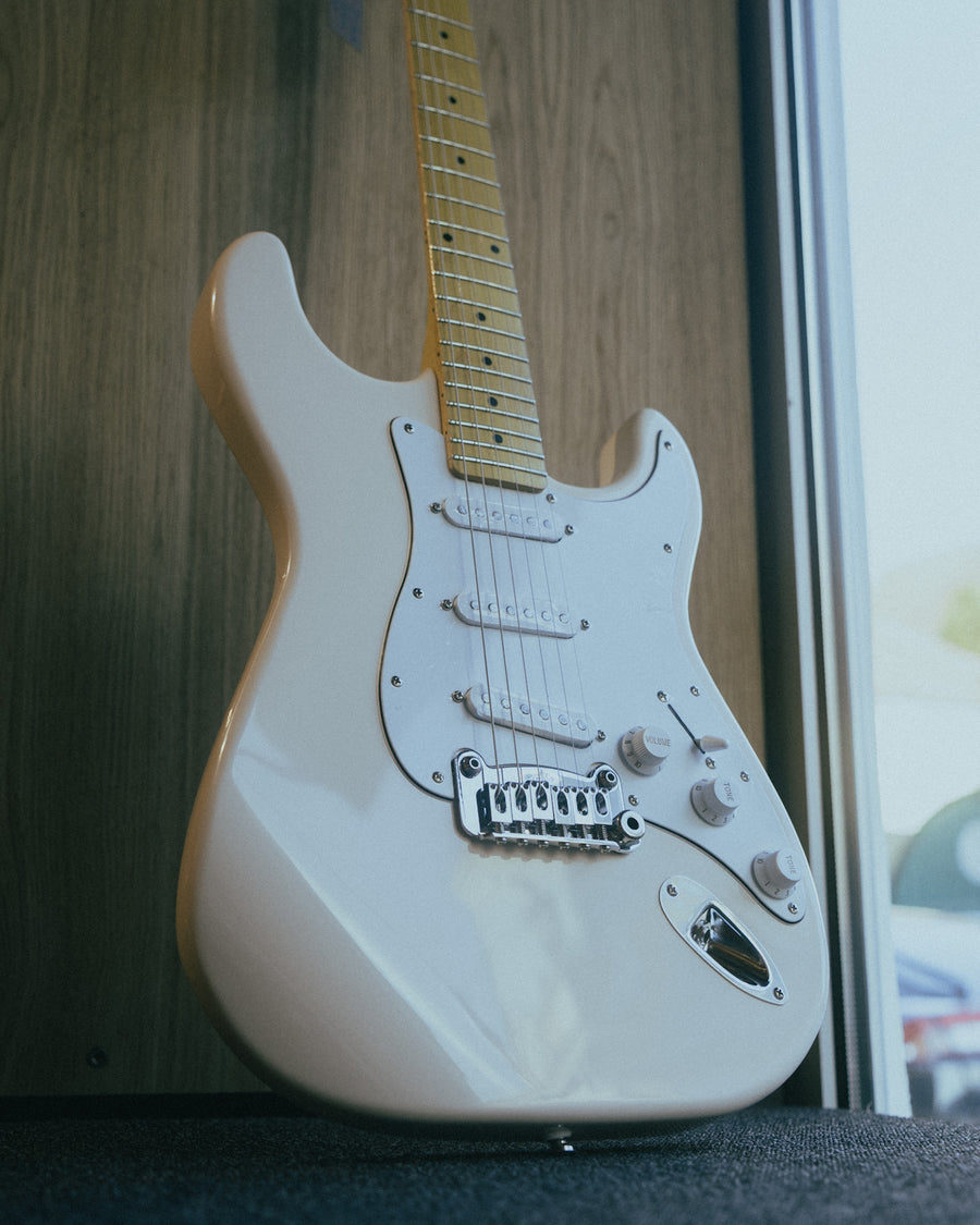 G&L Tribute Legacy Gloss White MP Poplar