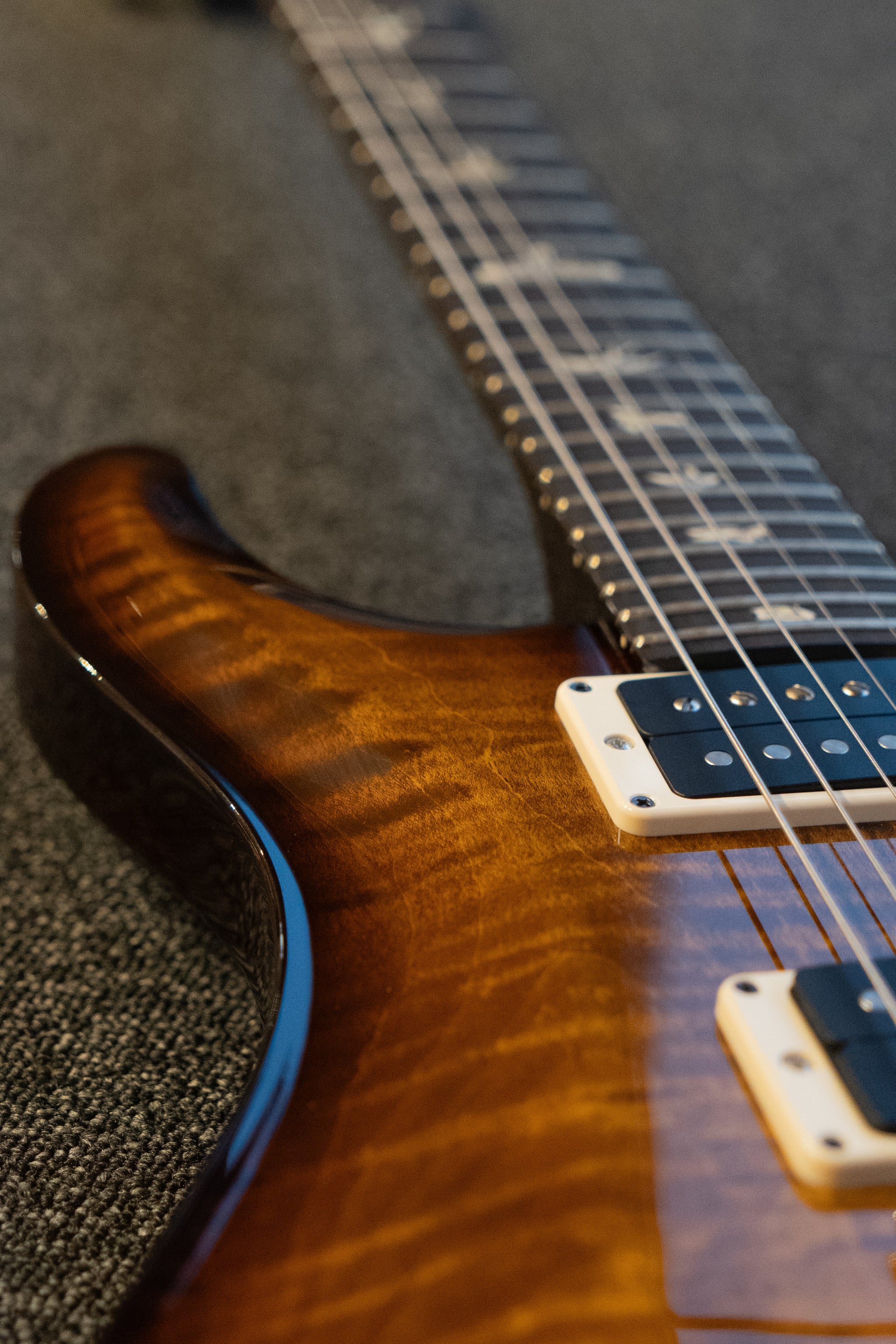 PRS Core Custom 24 Piezo, Black Gold Burst – Acoustic Union