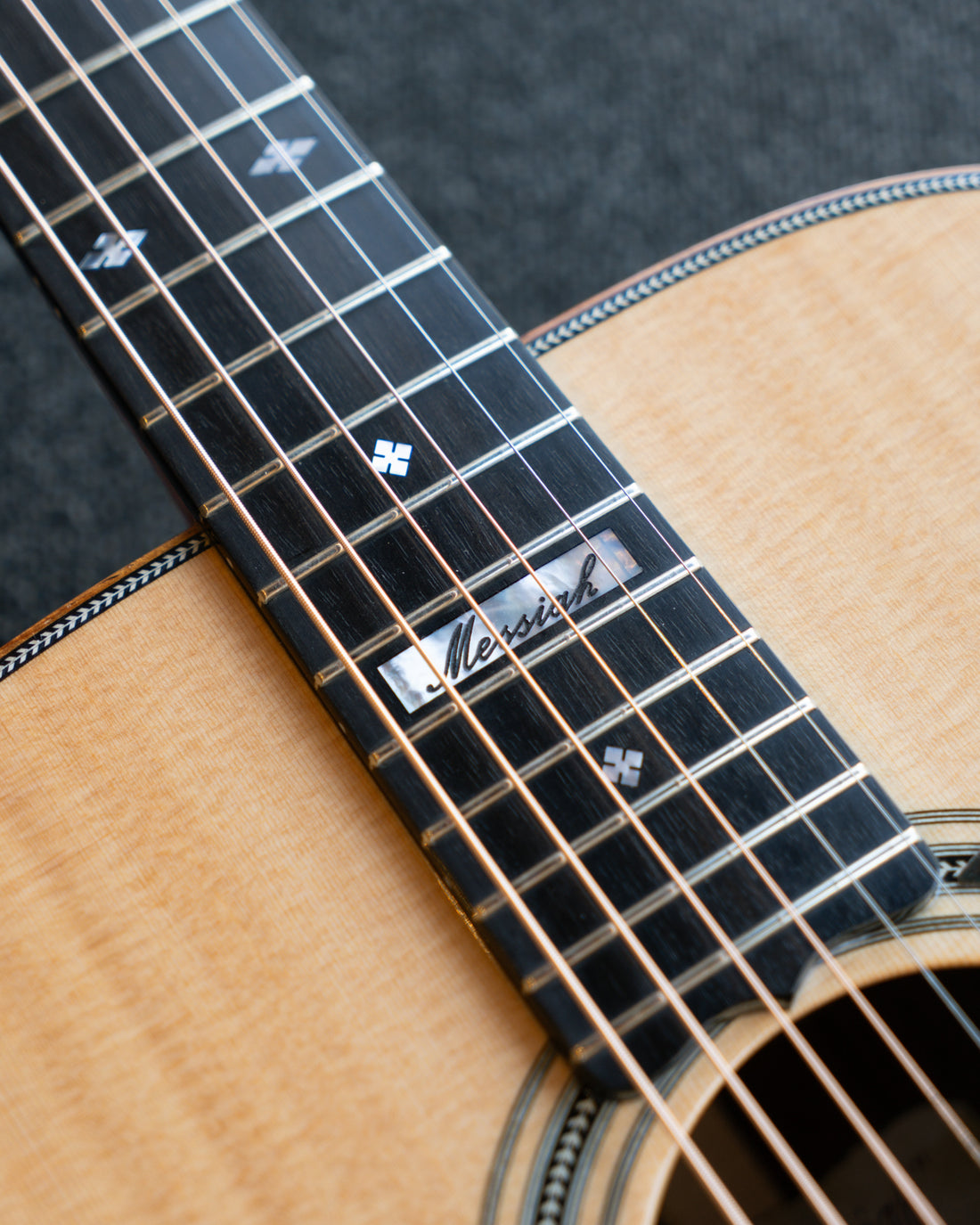 Maton Messiah EM100 808