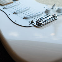 G&L Tribute Legacy Gloss White MP Poplar