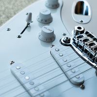 G&L Tribute Legacy Gloss White MP Poplar