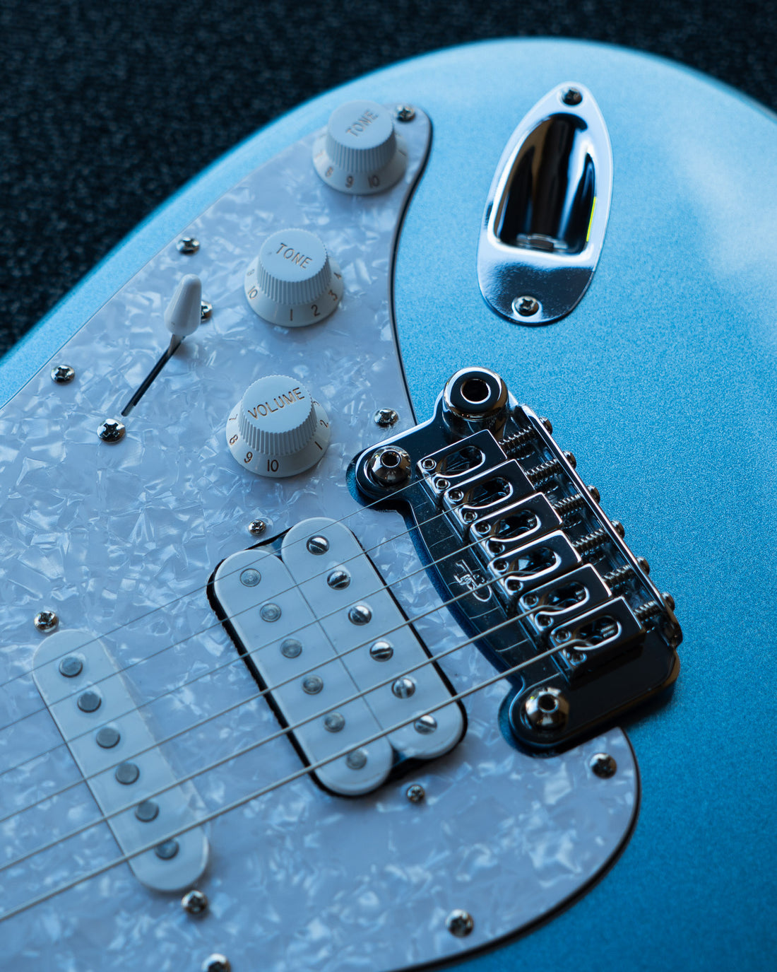 G&L Tribute Legacy HB Lake Placid Blue RW Poplar