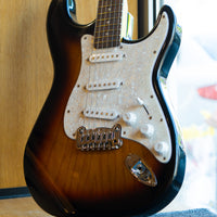 G&L Tribute Legacy 3-Tone Sunburst RW