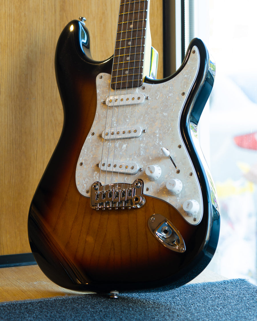 G&L Tribute Legacy 3-Tone Sunburst RW