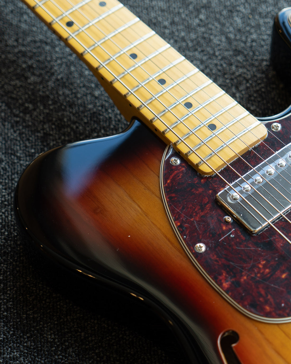 G&L Tribute ASAT Classic Bluesboy Semi-Hollow 3-Tone Sunburst MP SF