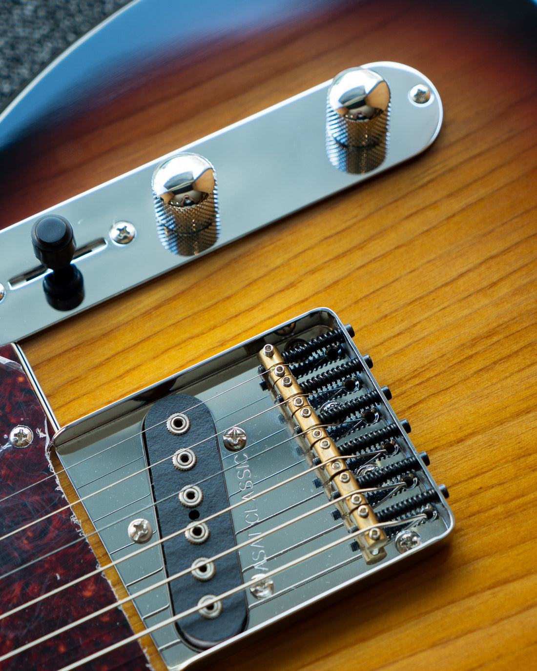 G&L Tribute ASAT Classic Bluesboy Semi-Hollow 3-Tone Sunburst MP SF
