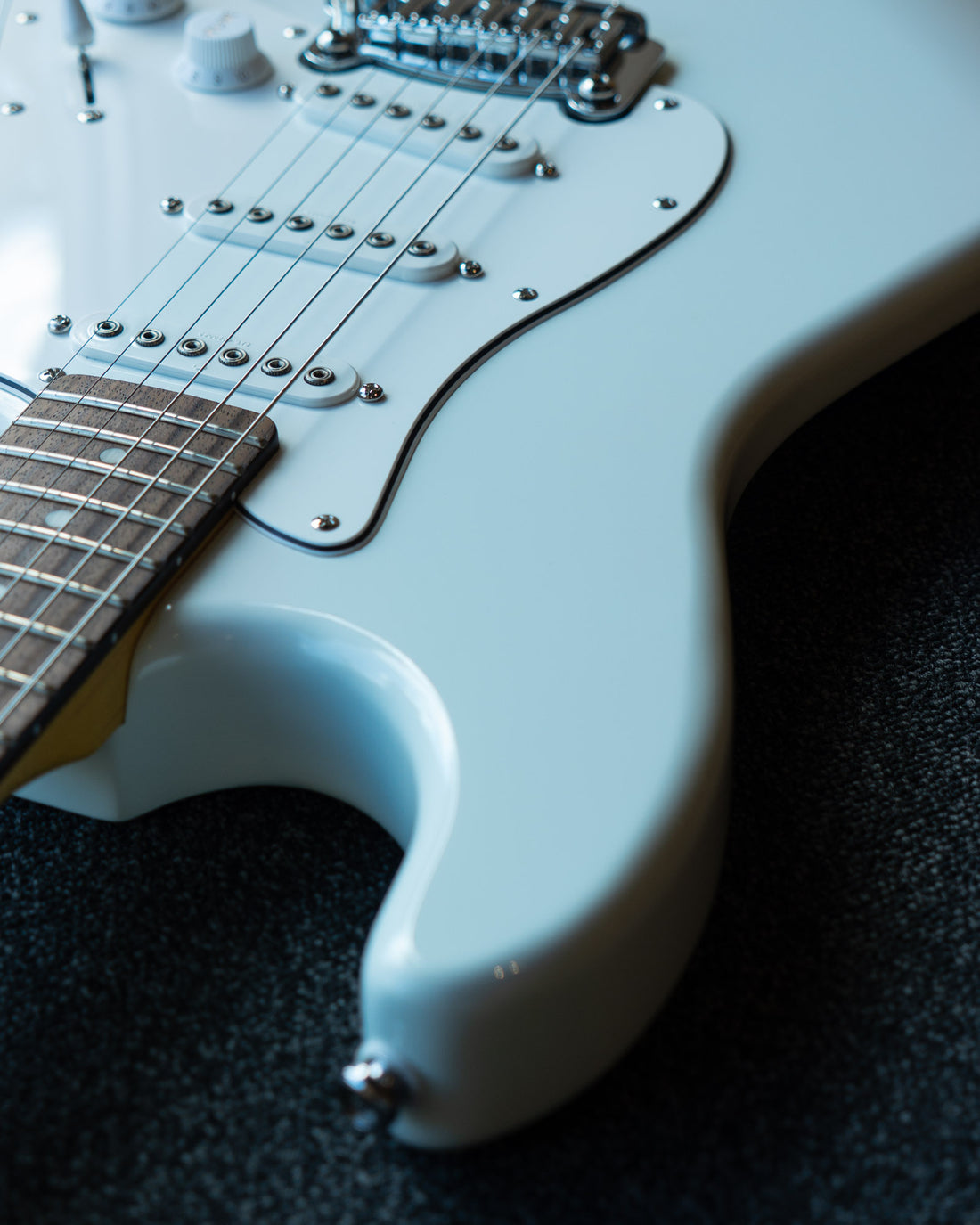 G&L Tribute S-500 Sonic Blue RW Poplar