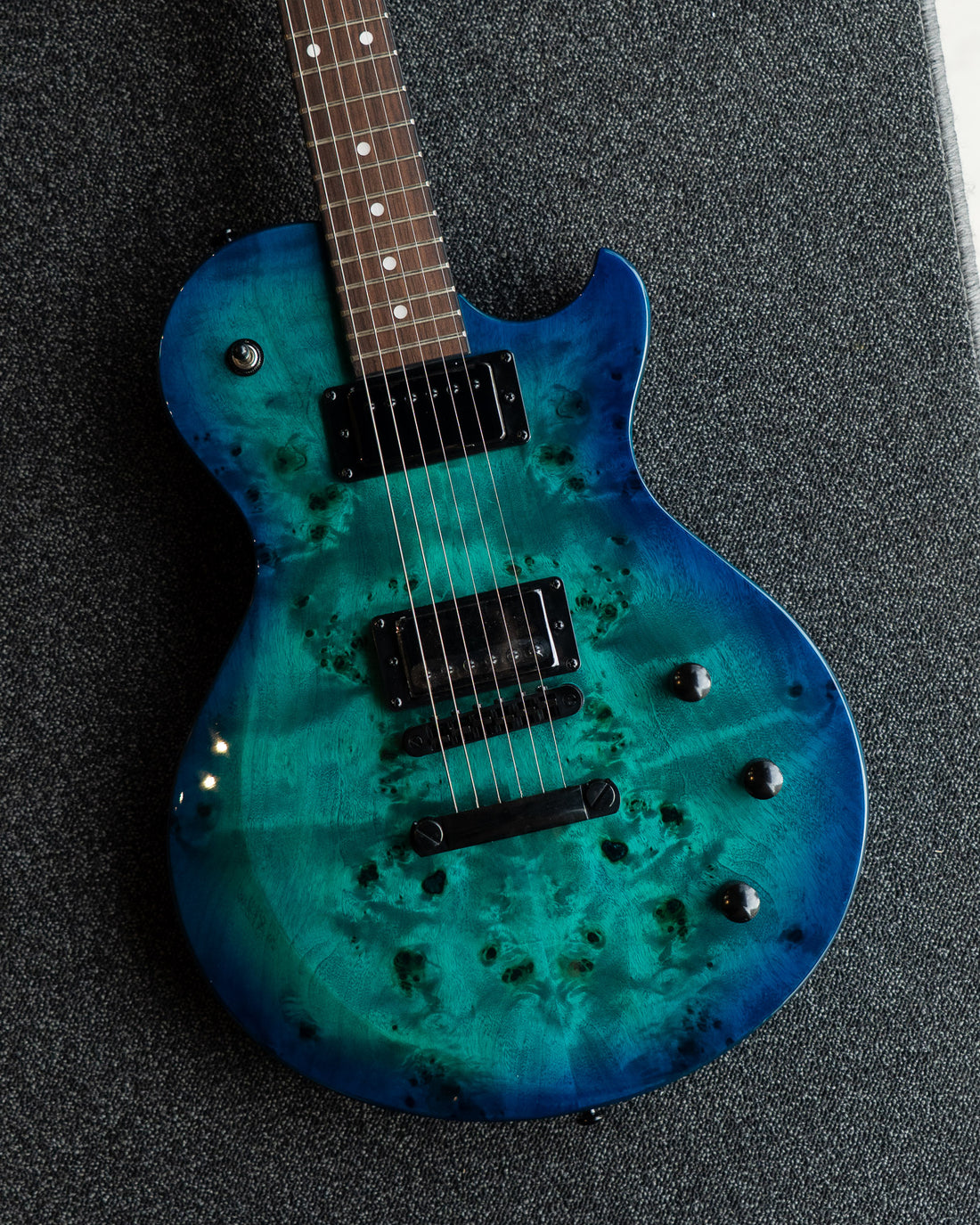 Schecter Solo-II Standard, Ocean Blue Burst