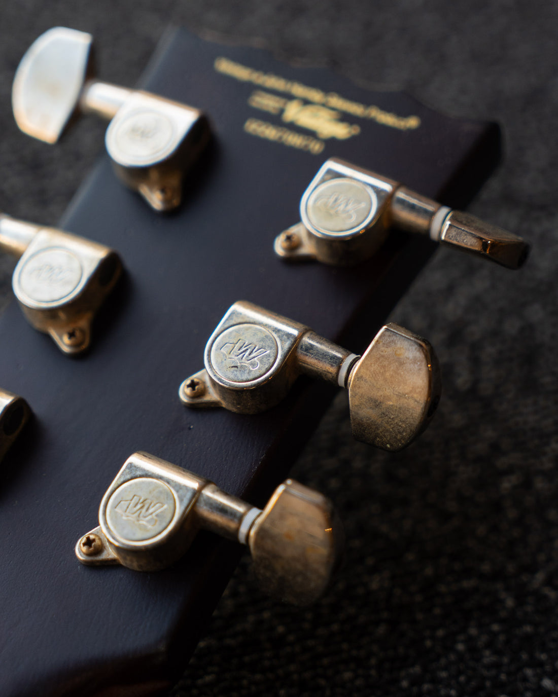 Vintage V100HH ICON, Distressed Gold Top