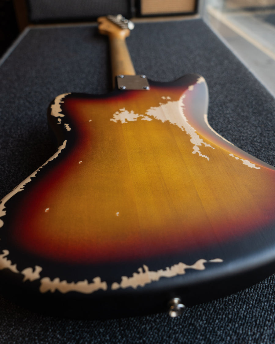 Vintage V65 ICON Vibrato, Distressed Tobacco Sunburst