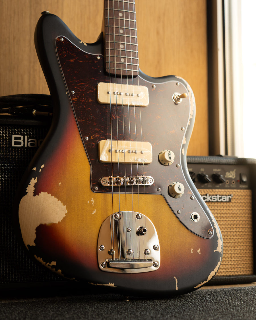 Vintage V65 ICON Vibrato, Distressed Tobacco Sunburst