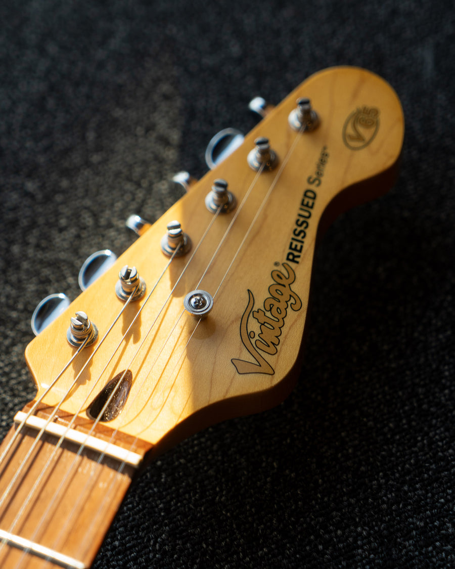 Vintage V65 Reissued Vibrato, Vintage White