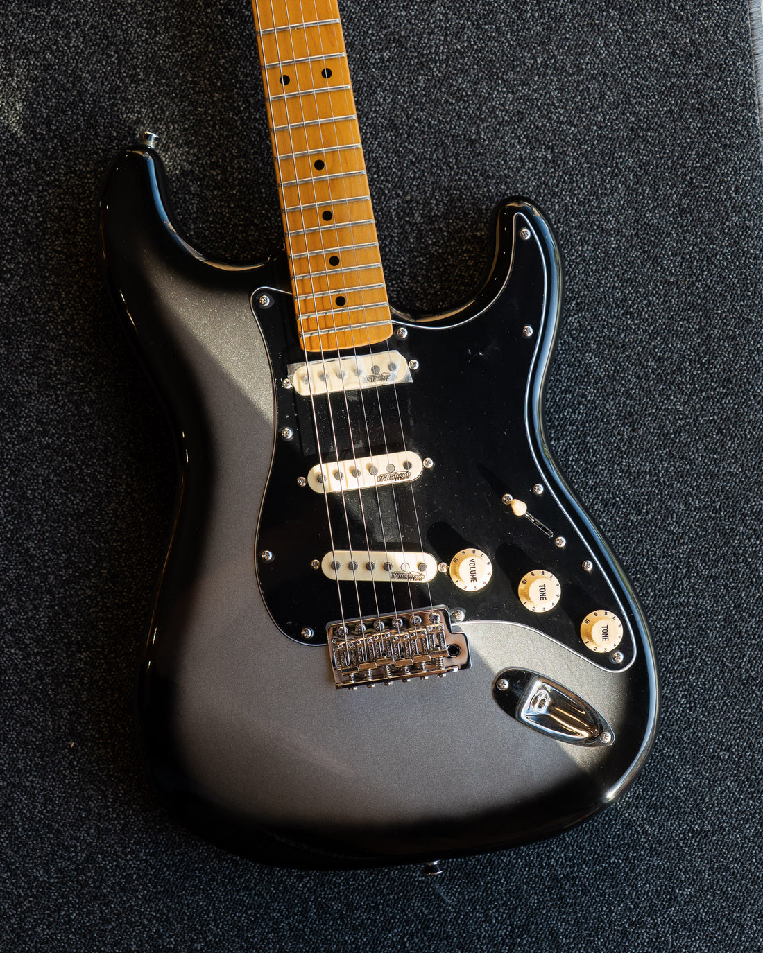 Vintage V6 Reissued, Silverburst