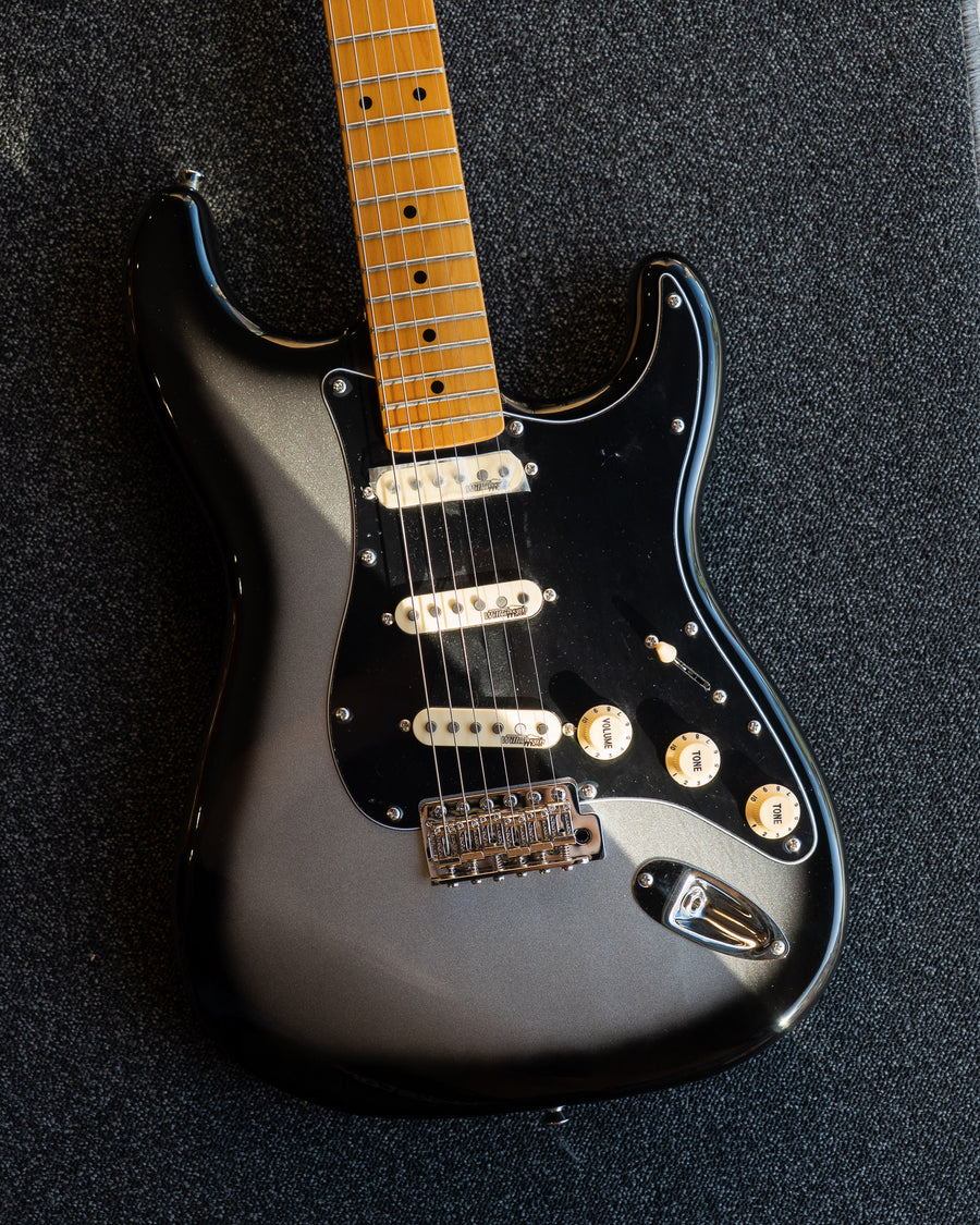 Vintage V6 Reissued, Silverburst