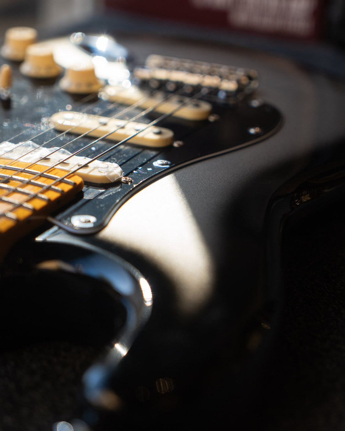 Vintage V6 Reissued, Silverburst