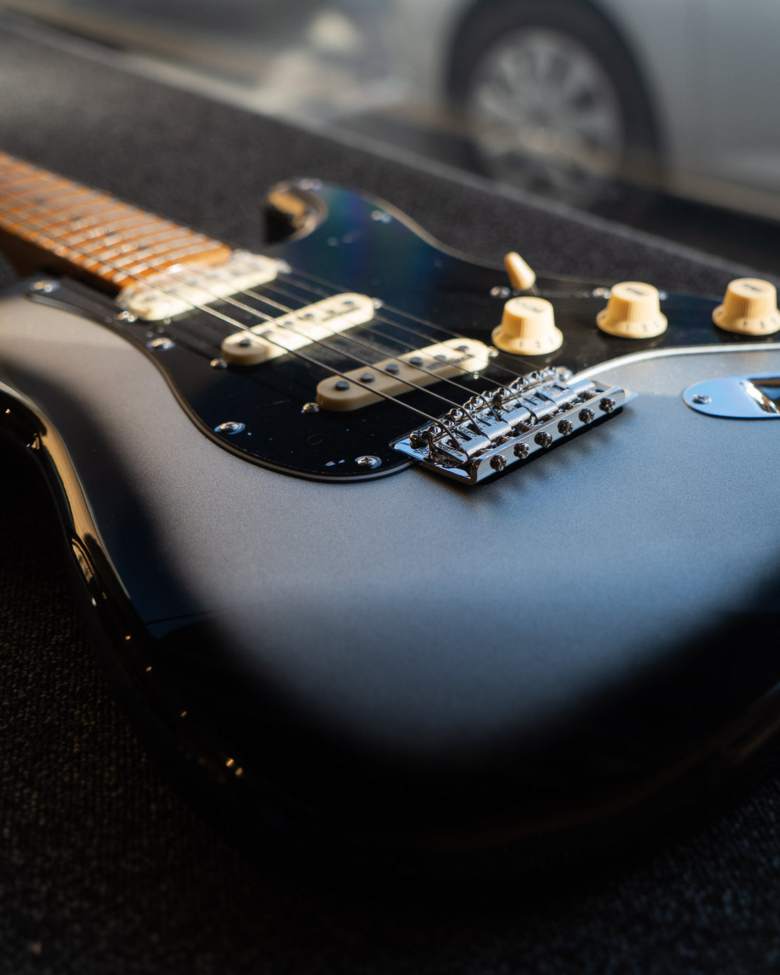 Vintage V6 Reissued, Silverburst