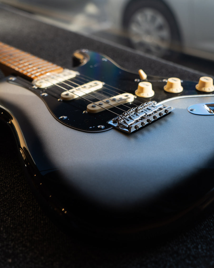 Vintage V6 Reissued, Silverburst