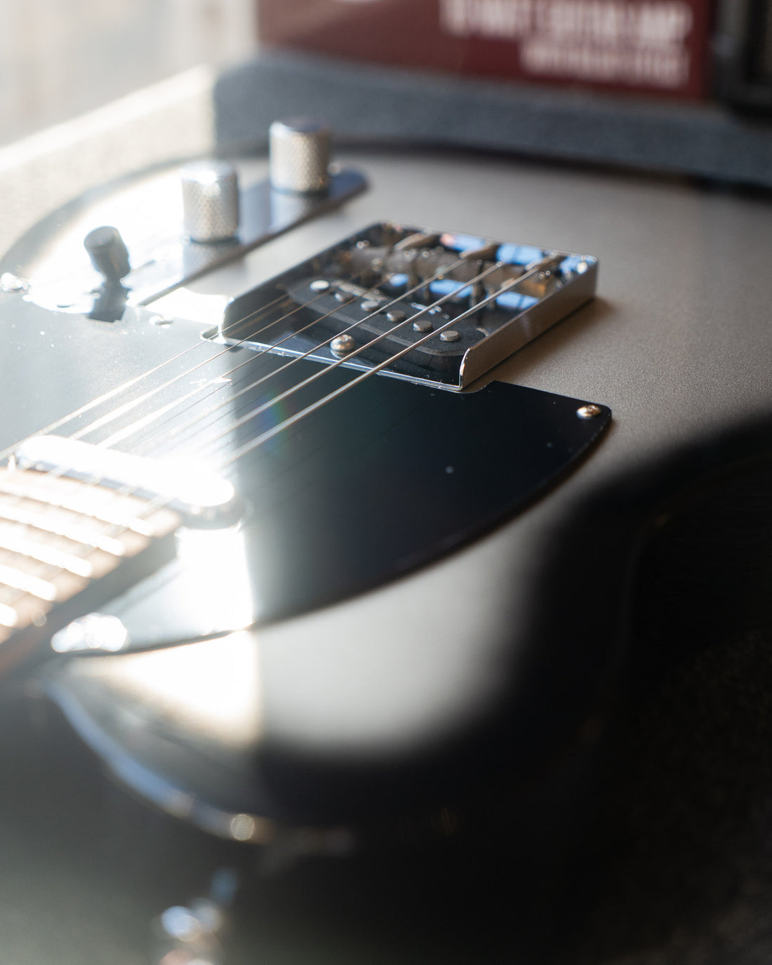 Vintage V75 Reissued, Silverburst