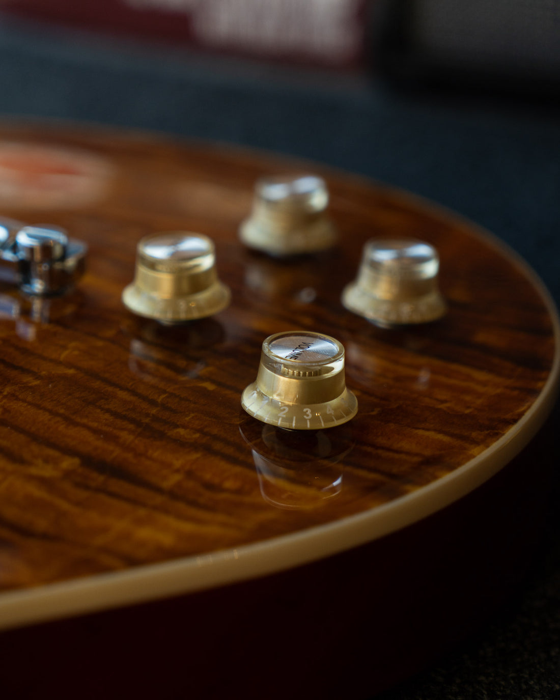 Vintage V100AFD Reissued Left-Handed, Flamed Amber