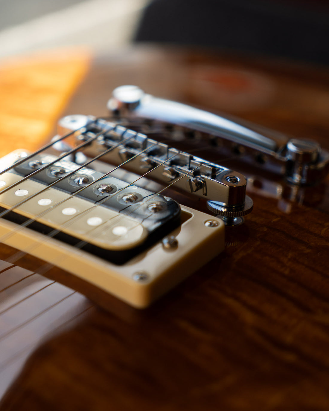 Vintage V100AFD Reissued Left-Handed, Flamed Amber