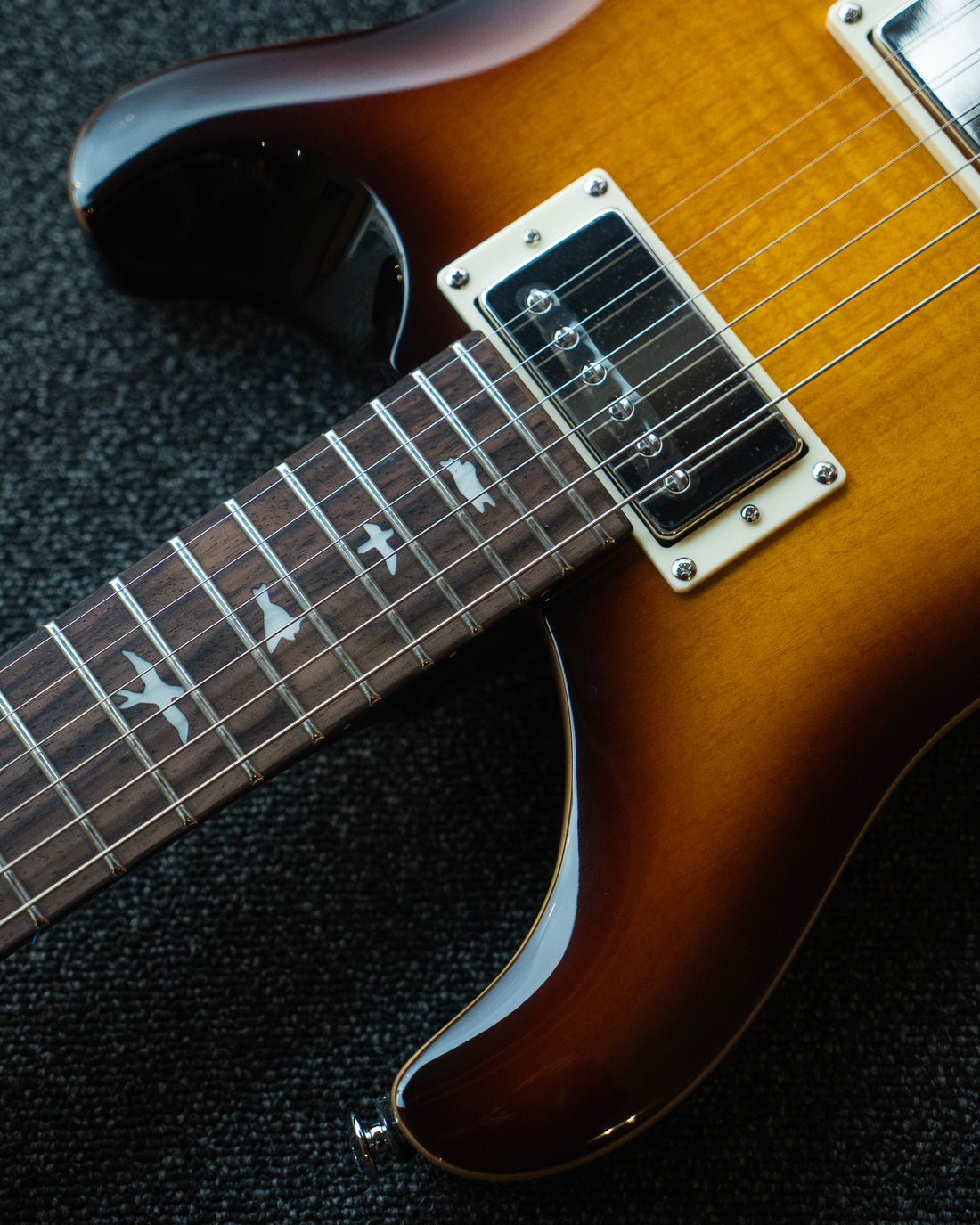 PRS SE DGT, McCarty Tobacco Sunburst