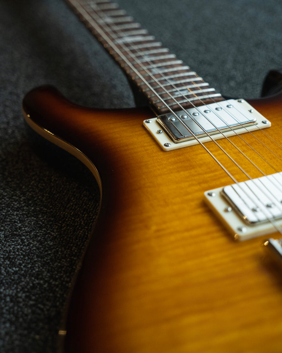 PRS SE DGT, McCarty Tobacco Sunburst