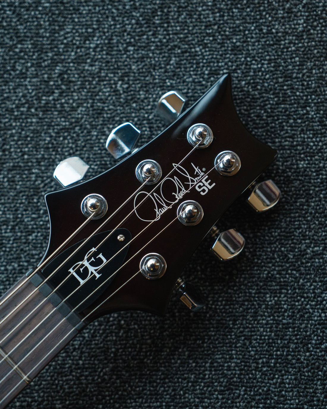 PRS SE DGT, McCarty Tobacco Sunburst