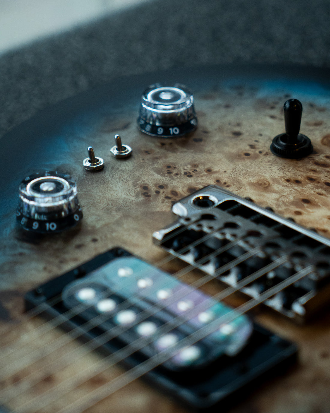 PRS SE Custom 24-08, Poplar Burl LTD, Lake Blue Midnight Burst