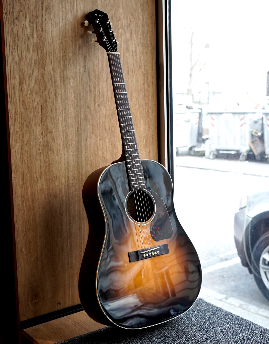 Enya T-05J, Vintage Sunburst