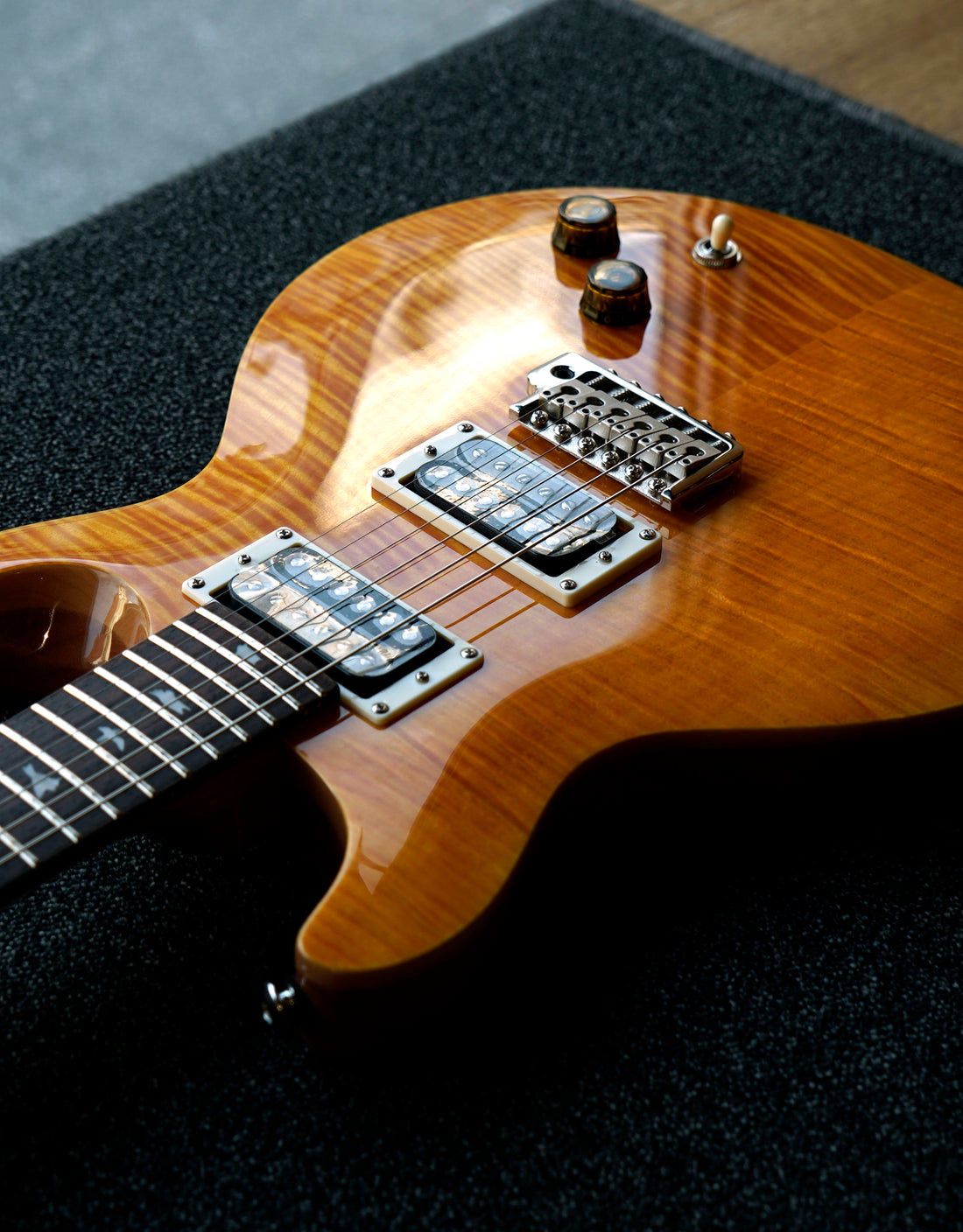 PRS SE Santana, Santana Yellow