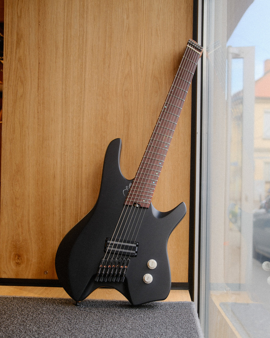 Mano Arnum headless, 7 string, Black