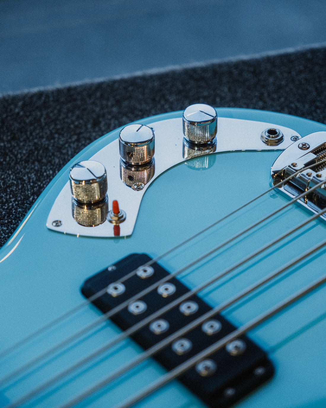 G&L CLF Research L-1000 Series 750, Turquoise